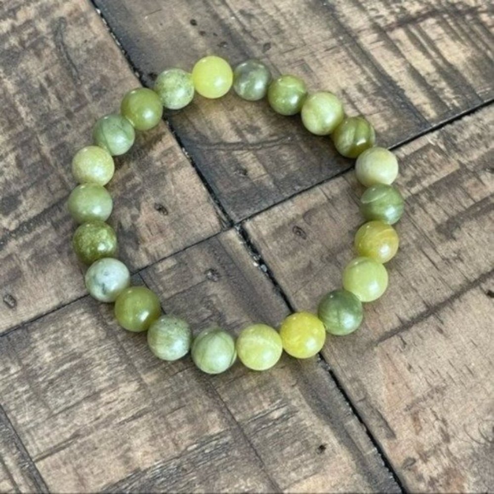 8mm Green Peridot Stretch Bead Bracelet - Picture 7 of 8